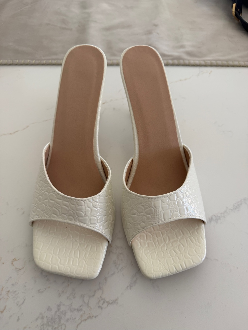 NWOT White Croc-Embossed Slide Sandals - Women's